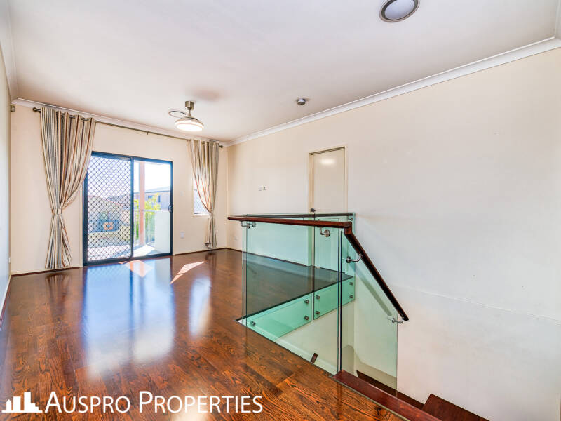 7 Beechwood Cl, Stretton, QLD 4116 Australia