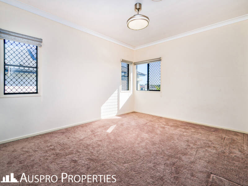 7 Beechwood Cl, Stretton, QLD 4116 Australia