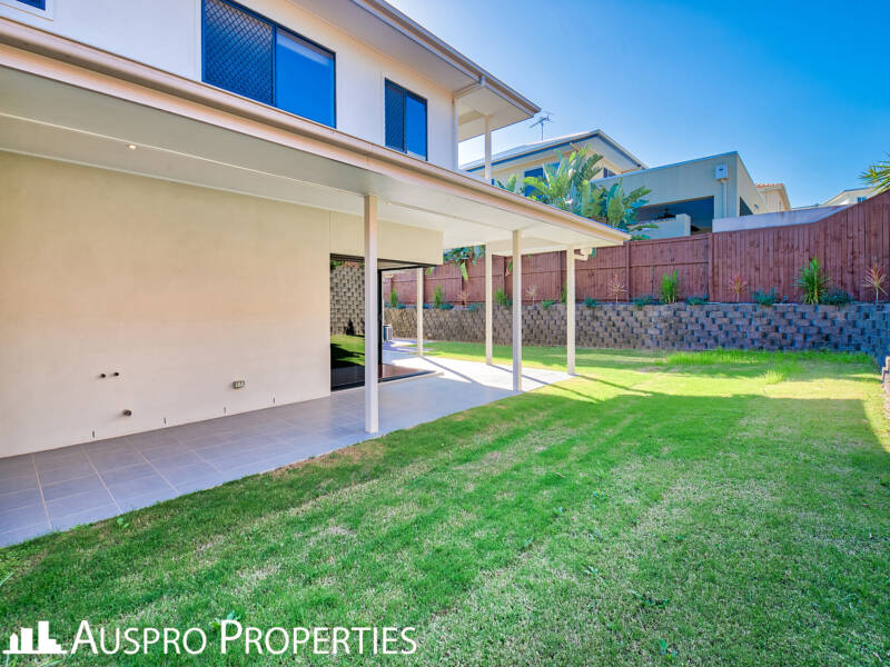 7 Beechwood Cl, Stretton, QLD 4116 Australia