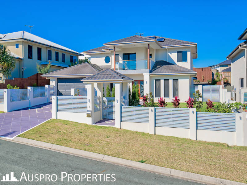 7 Beechwood Cl, Stretton, QLD 4116 Australia
