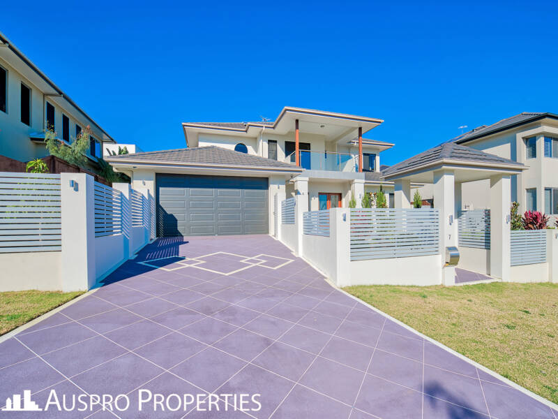 7 Beechwood Cl, Stretton, QLD 4116 Australia