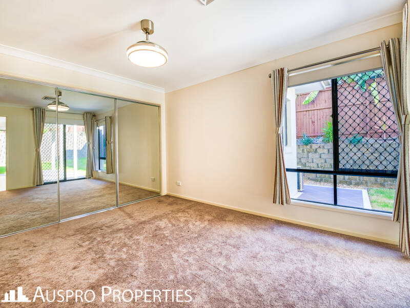 7 Beechwood Cl, Stretton, QLD 4116 Australia