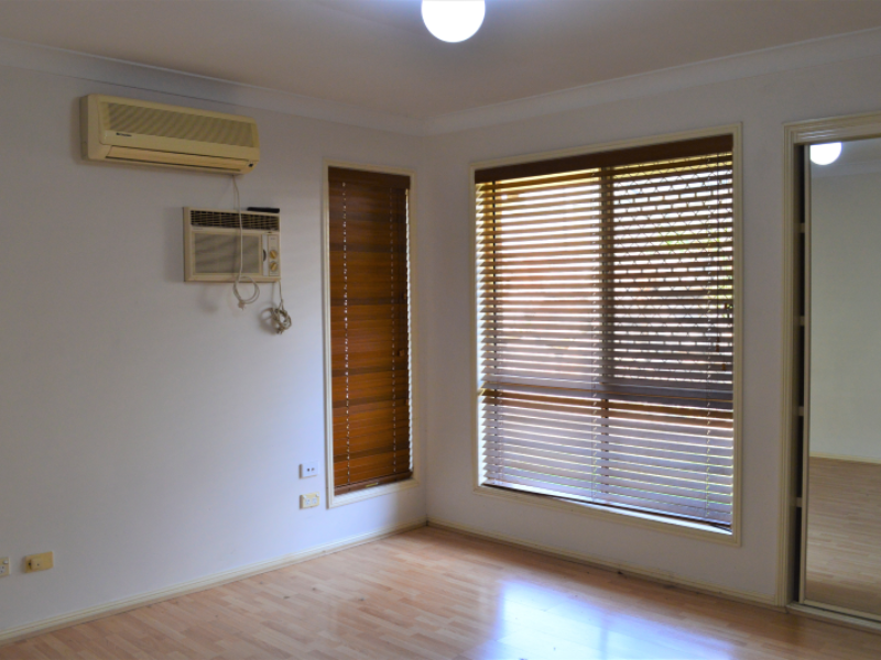 6 Shelduck Pl, Calamvale, QLD 4116 Australia