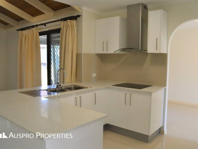329 Gowan Rd, Sunnybank Hills, QLD 4109 Australia