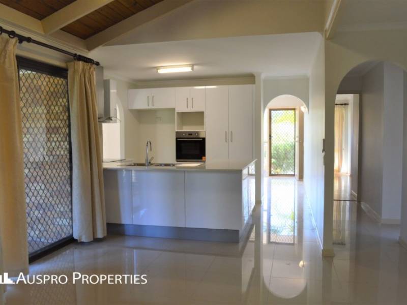 329 Gowan Rd, Sunnybank Hills, QLD 4109 Australia