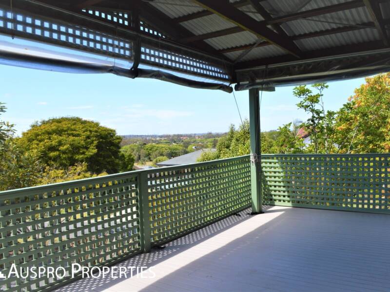 18 Firthshire, Mansfield, QLD 4132 Australia