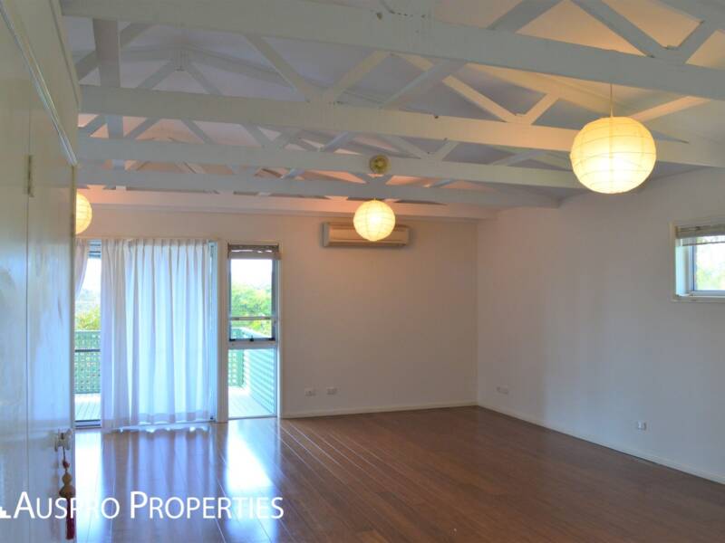 18 Firthshire, Mansfield, QLD 4132 Australia