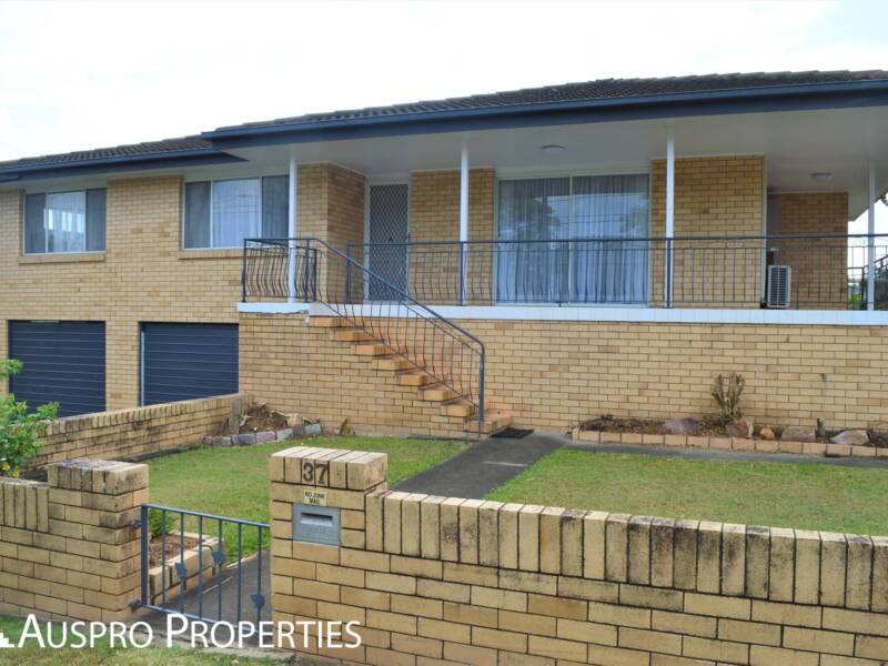 37 Cresthaven Drive, Mansfield, QLD 4122 Australia