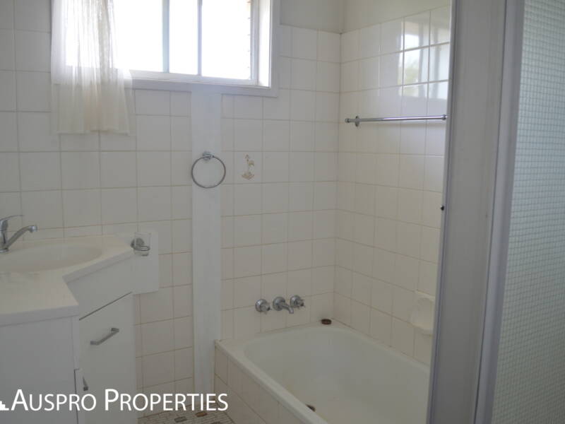 37 Cresthaven Drive, Mansfield, QLD 4122 Australia
