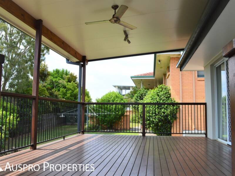 37 Cresthaven Drive, Mansfield, QLD 4122 Australia