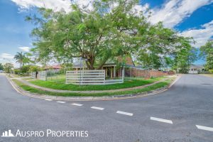 26 Parnassus St, Robertson, QLD 4109 Australia