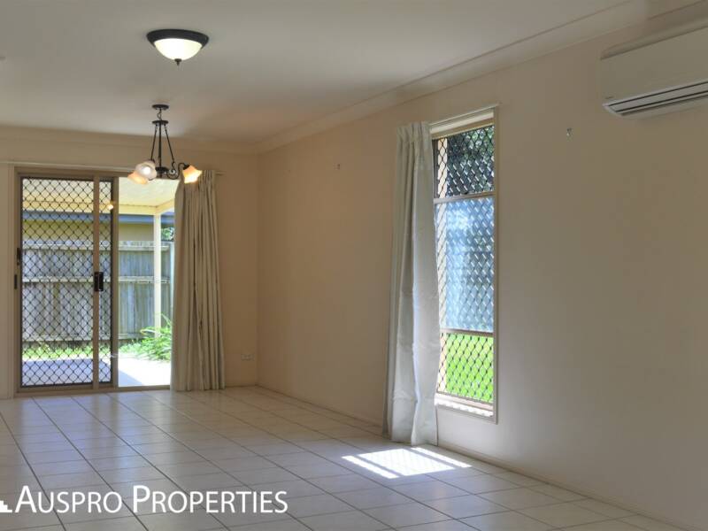 1/8 Hialeah Close, Helensvale, QLD 4212 Australia