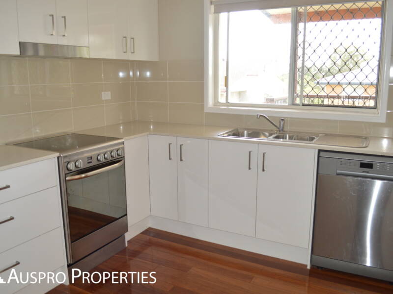 37 Cresthaven Drive, Mansfield, QLD 4122 Australia