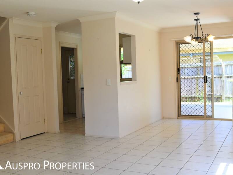 1/8 Hialeah Close, Helensvale, QLD 4212 Australia