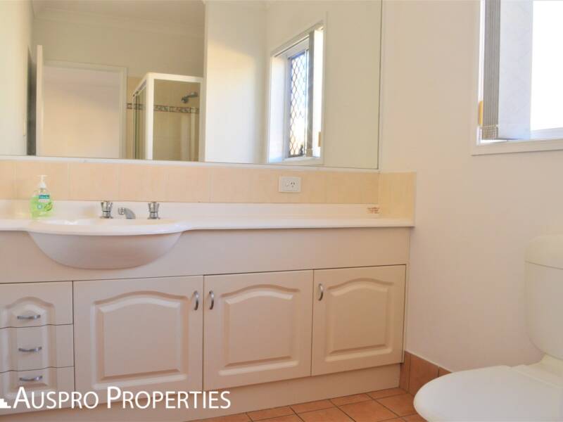 12 Sungold Place, Runcorn, QLD 4113 Australia