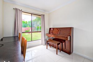8 Kurru Street, Eight Mile Plains, QLD 4113