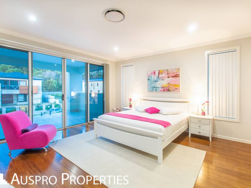 27 Elderbury Pl , Stretton, QLD 4116 Australia