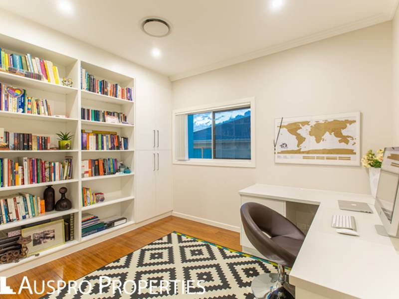 27 Elderbury Pl , Stretton, QLD 4116 Australia