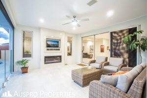 27 Elderbury Pl , Stretton, QLD 4116 Australia