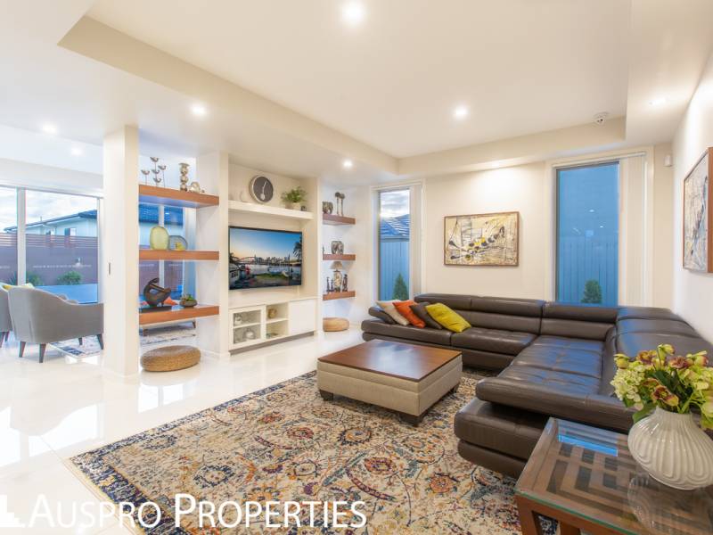 27 Elderbury Pl , Stretton, QLD 4116 Australia