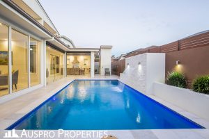 27 Elderbury Pl , Stretton, QLD 4116 Australia