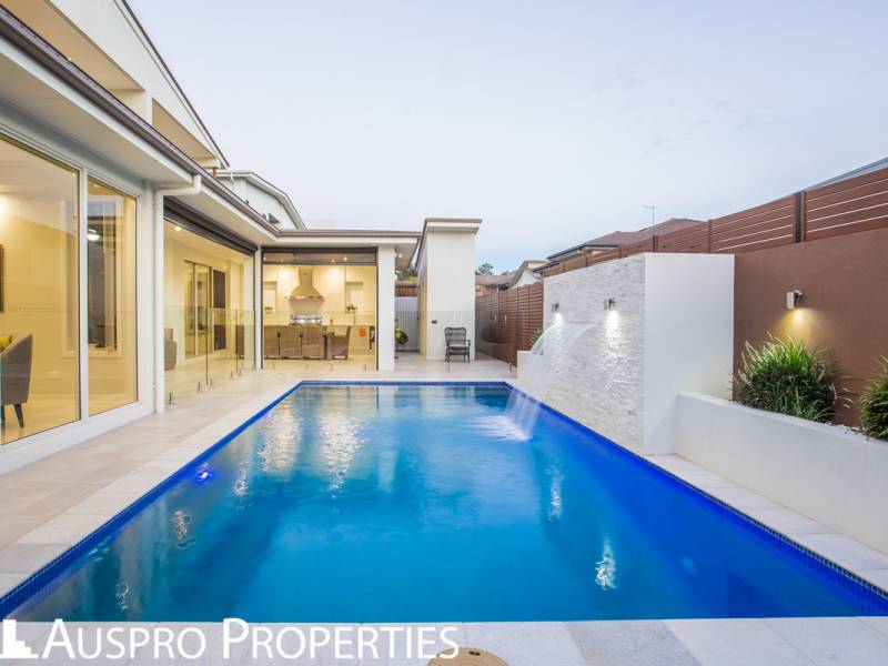 27 Elderbury Pl , Stretton, QLD 4116 Australia
