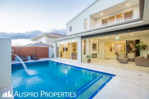 27 Elderbury Pl , Stretton, QLD 4116 Australia