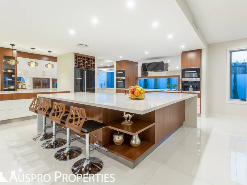 27 Elderbury Pl , Stretton, QLD 4116 Australia