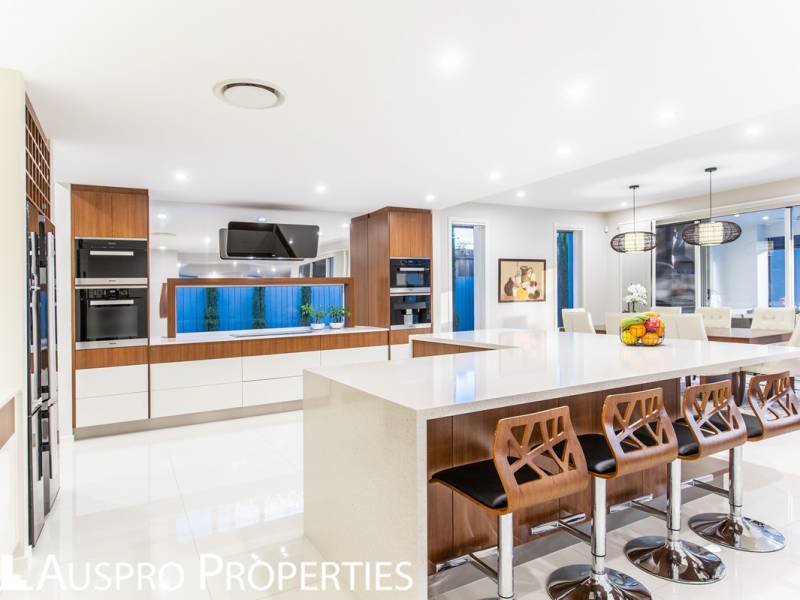 27 Elderbury Pl , Stretton, QLD 4116 Australia