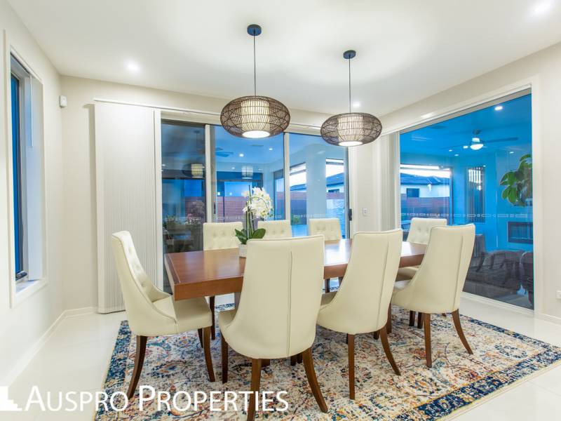 27 Elderbury Pl , Stretton, QLD 4116 Australia