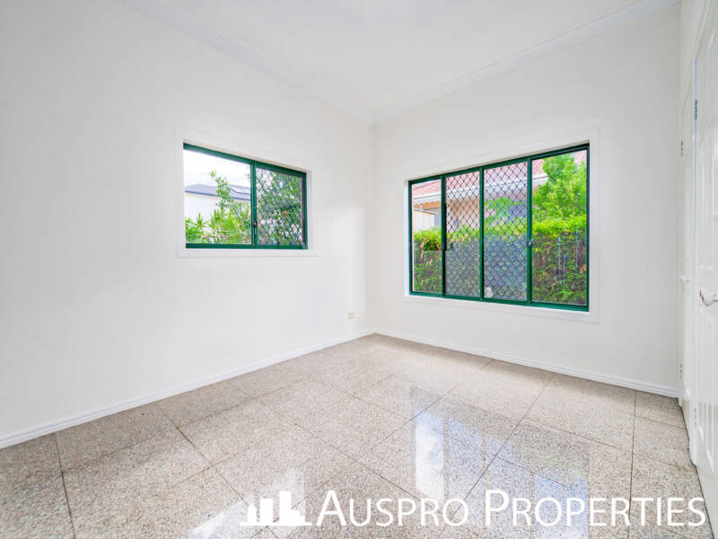 9 Magnolia Grove, Robertson, QLD 4109 Australia