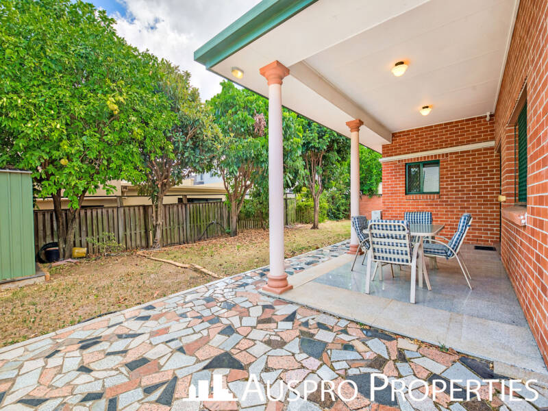 9 Magnolia Grove, Robertson, QLD 4109 Australia