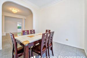 9 Magnolia Grove, Robertson, QLD 4109 Australia