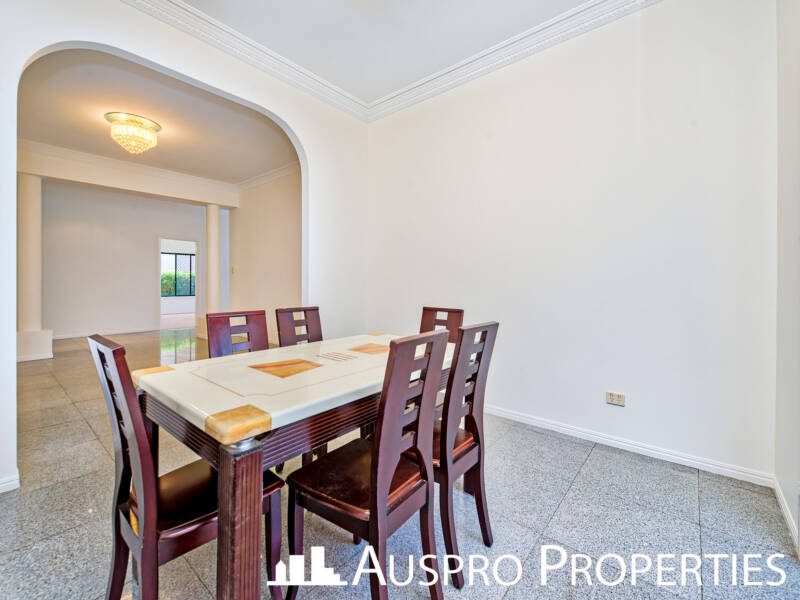 9 Magnolia Grove, Robertson, QLD 4109 Australia