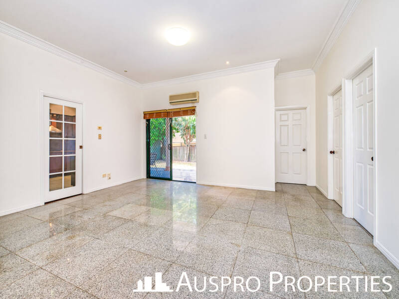 9 Magnolia Grove, Robertson, QLD 4109 Australia