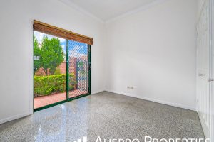 9 Magnolia Grove, Robertson, QLD 4109 Australia