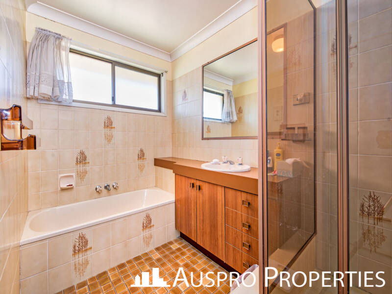 6 Chalton St, Eight Mile Plains, QLD 4113 Australia