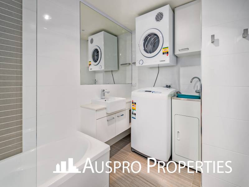 1743/5 Cremin St, Upper Mount Gravatt, QLD 4122 Australia