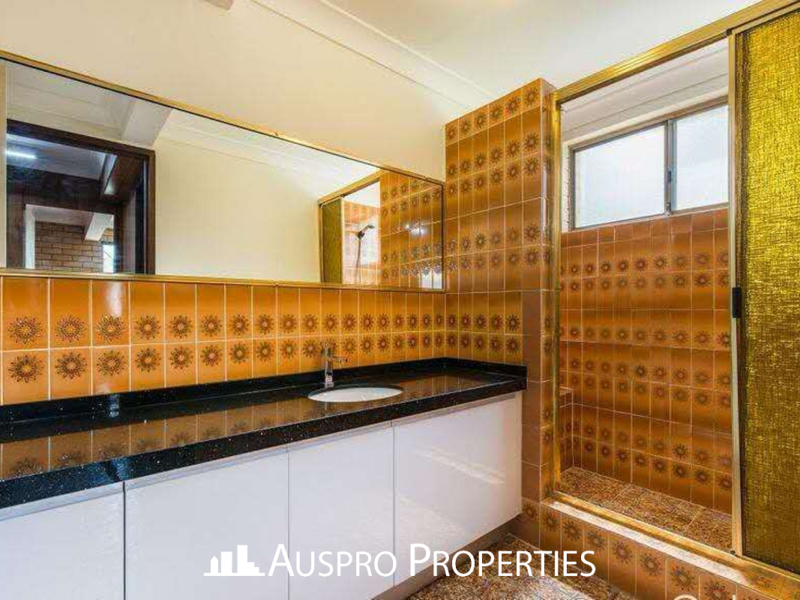 9 Karalee St, Sunnybank, QLD 4109 Australia
