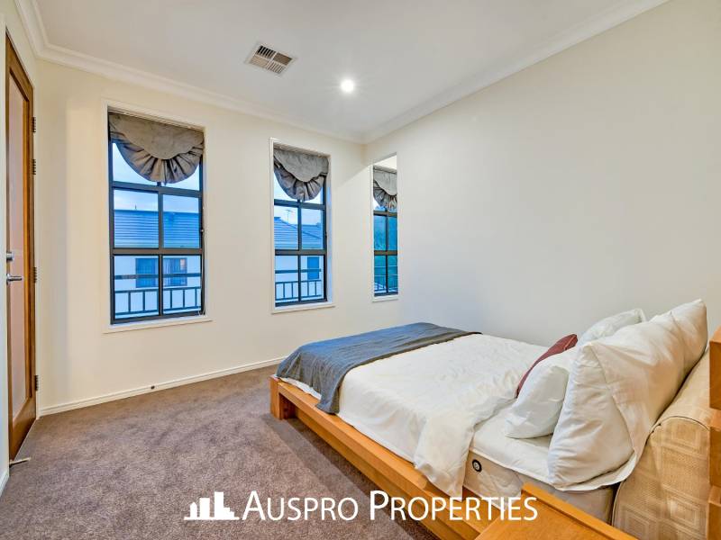 80 Elderbury Pl, Stretton, QLD 4116 Australia