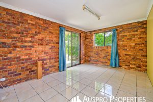14 Estoril, Robertson, QLD 4109 Australia