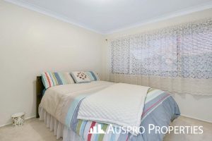 398 Warrigal Rd, Eight Mile Plains, QLD 4113 Australia