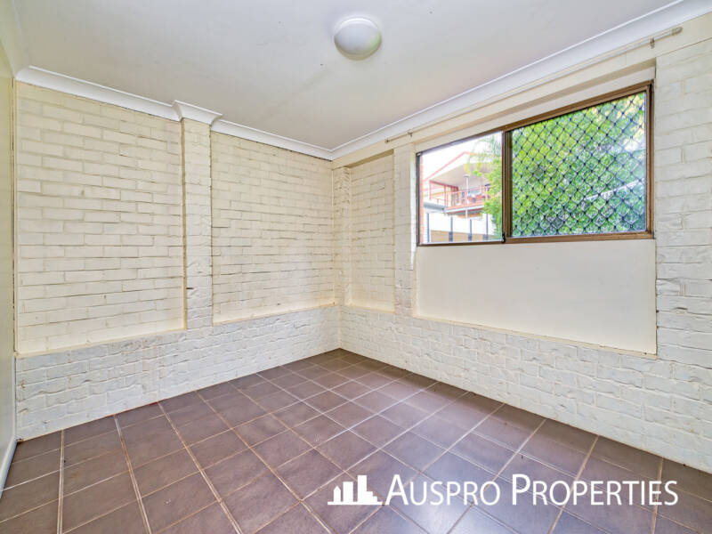 14 Estoril, Robertson, QLD 4109 Australia