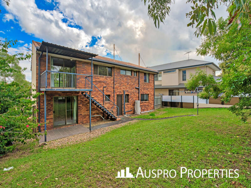 14 Estoril, Robertson, QLD 4109 Australia