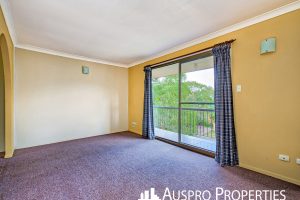 14 Estoril, Robertson, QLD 4109 Australia