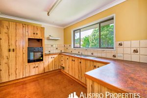 14 Estoril, Robertson, QLD 4109 Australia