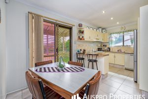 398 Warrigal Rd, Eight Mile Plains, QLD 4113 Australia