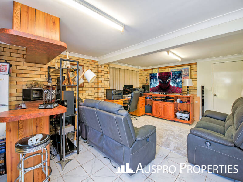 398 Warrigal Rd, Eight Mile Plains, QLD 4113 Australia