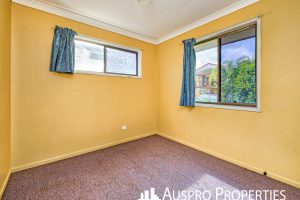 14 Estoril, Robertson, QLD 4109 Australia