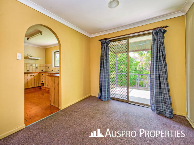 14 Estoril, Robertson, QLD 4109 Australia